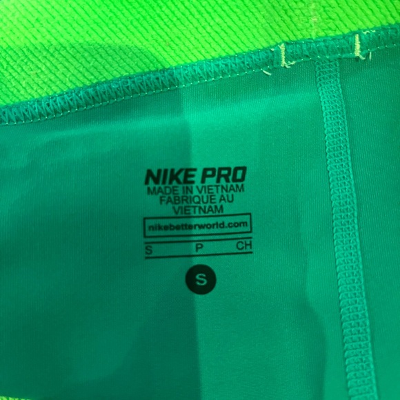 Women’s Nike DryFit Spandex Shorts Bright Green Size Small - Picture 3 of 3